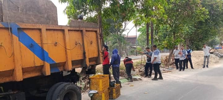 Pemkot Tangerang Tertibkan Bangunan Liar di Bantaran Irigasi Sipon