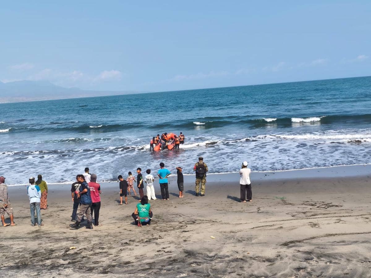 4 Wisatawan Tenggelam di Sumbawa, Satu Meninggal dan Tiga Masih Hilang