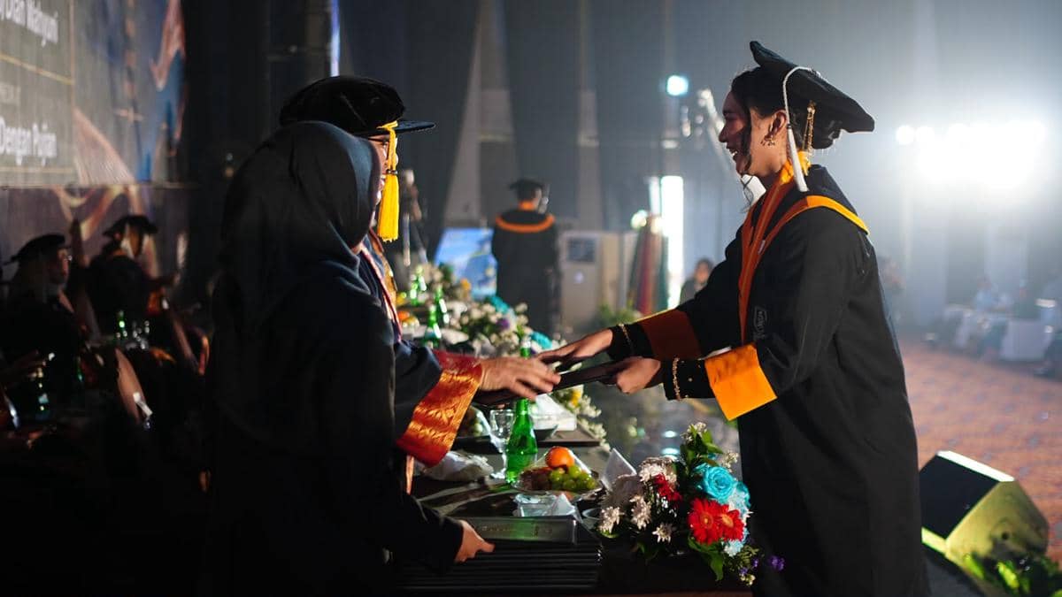 144 Mahasiswa Poltekpar Palembang Sudah Bekerja Meski Belum Diwisuda
