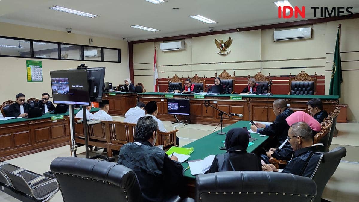 4 Terdakwa Hibah DPRD Jatim Didakwa Suap Anwar Sadad Rp22,27 Miliar
