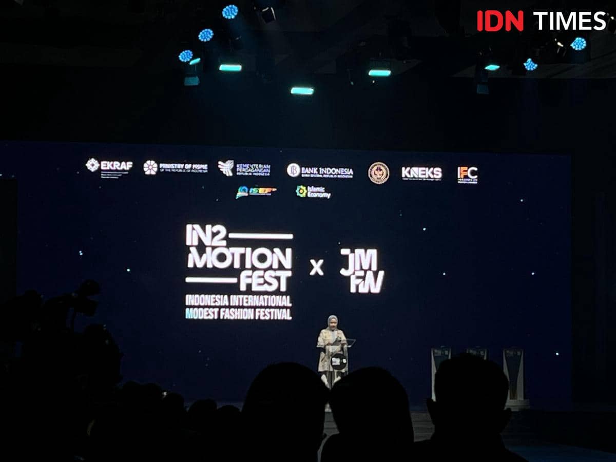 Opening IN2MF x JMFW 2026 di JICC Hall A, Jakarta Pusat pada Rabu (14/10/2026) (IDN Times/Nisa Zarawaki)