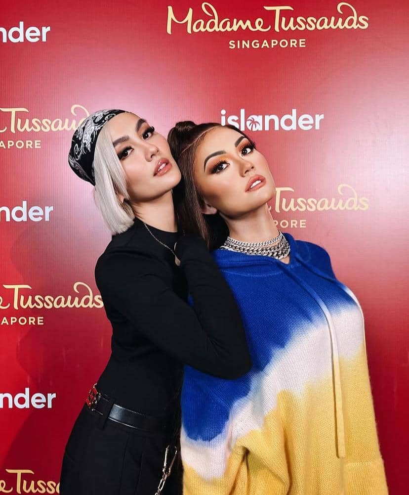 Patung lilin penyanyi Agnez Mo dipajang di Madame Tussauds Singapore sebagai koleksi tokoh selebritas Indonesia.