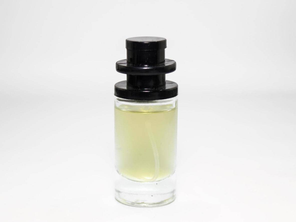 5 Rekomendasi Parfum Lokal Aroma Ylang-ylang, Wangi Bunga yang Eksotis