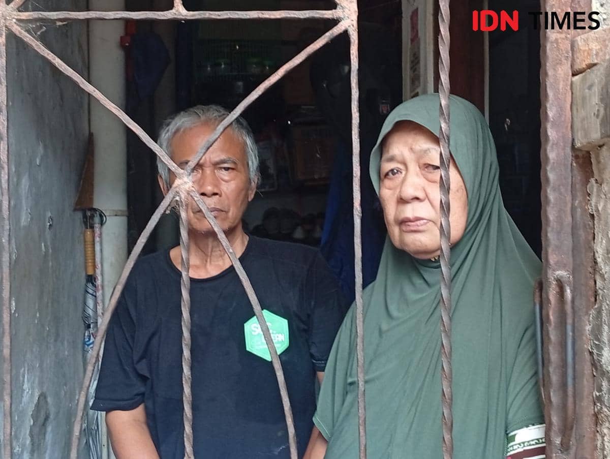 Tangis Pasangan Lansia di Cipinang Saat Akses Jalan Rumahnya Ditembok Tetangga