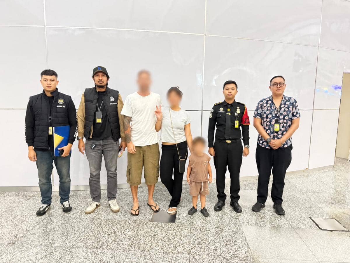 Imigrasi Ngurah Rai Deportasi 10 WNA, ada eks napi, DJ hingga model iklan minuman. 