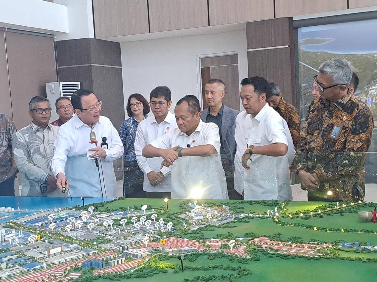 Menperin Sorot Serapan Tenaga Kerja Lokal di JIIPE Gresik