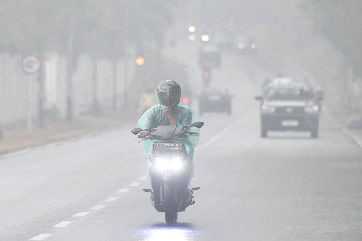 antarafoto-kualitas-udara-di-balikpapan-tidak-sehat-1792120906.jpg