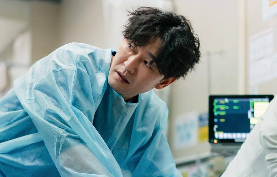 Still cut drama Korea Doctor X dari akun Instagram resmi SBS Drama, menampilkan cuplikan adegan serial tersebut.