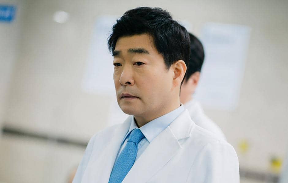 Cuplikan adegan drama Korea Doctor X dari unggahan akun Instagram resmi SBS Drama dalam format still cut serial.