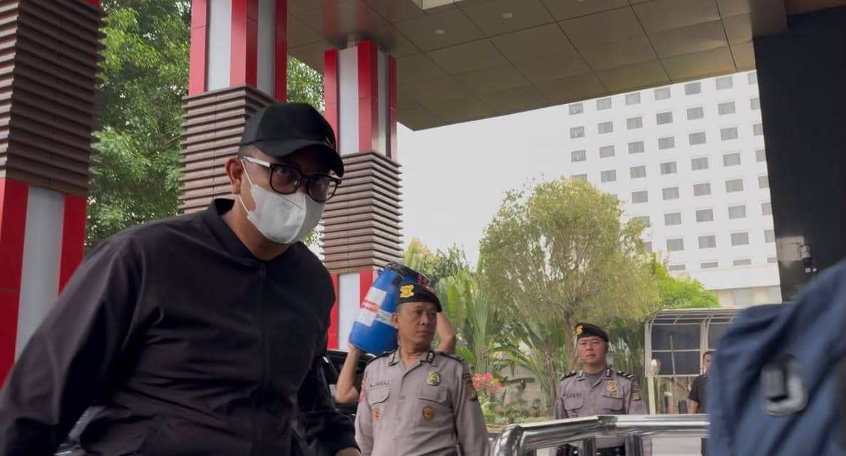 Bupati Klaten Hamenang Wajar Ismoyo tiba di Komisi Pemberantasan Korupsi (KPK) usai terjaring operasi tangkap tangan (OTT).