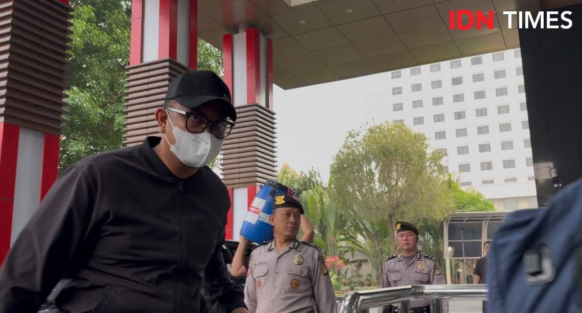 Bupati Klaten Tiba di KPK Usai Kena OTT, Penyidik Temukan Tong Isi Uang