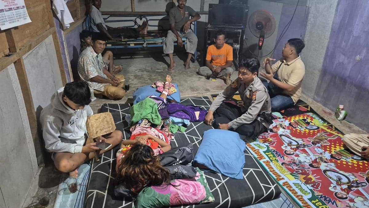 Korban Evina Diah Ayuningsih, remaja Wonosobo, Tanggamus mengalami serangan buaya menjalani perawatan di rumah.