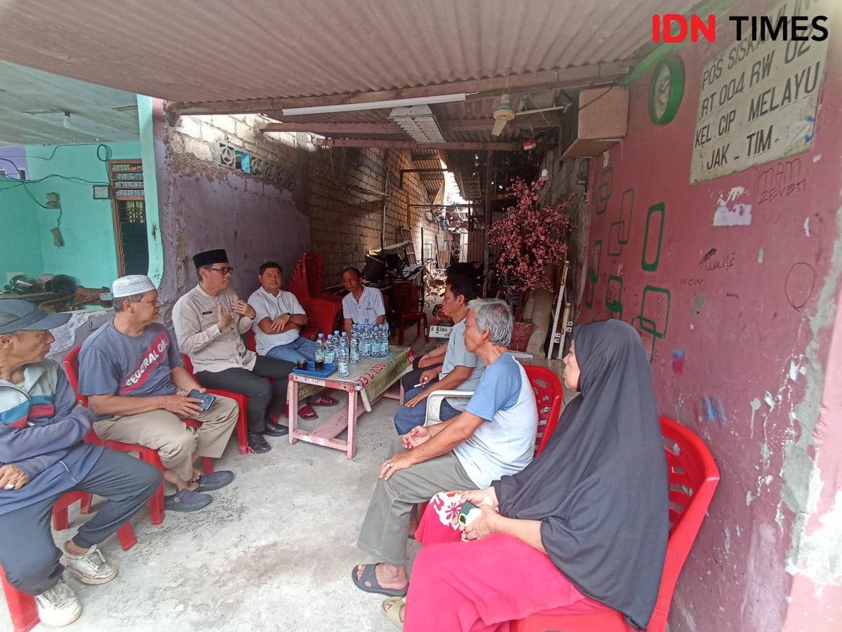 Mediasi Buntu, Lurah Cipinang Melayu Cari Akses Jalan Alternatif bagi Lansia