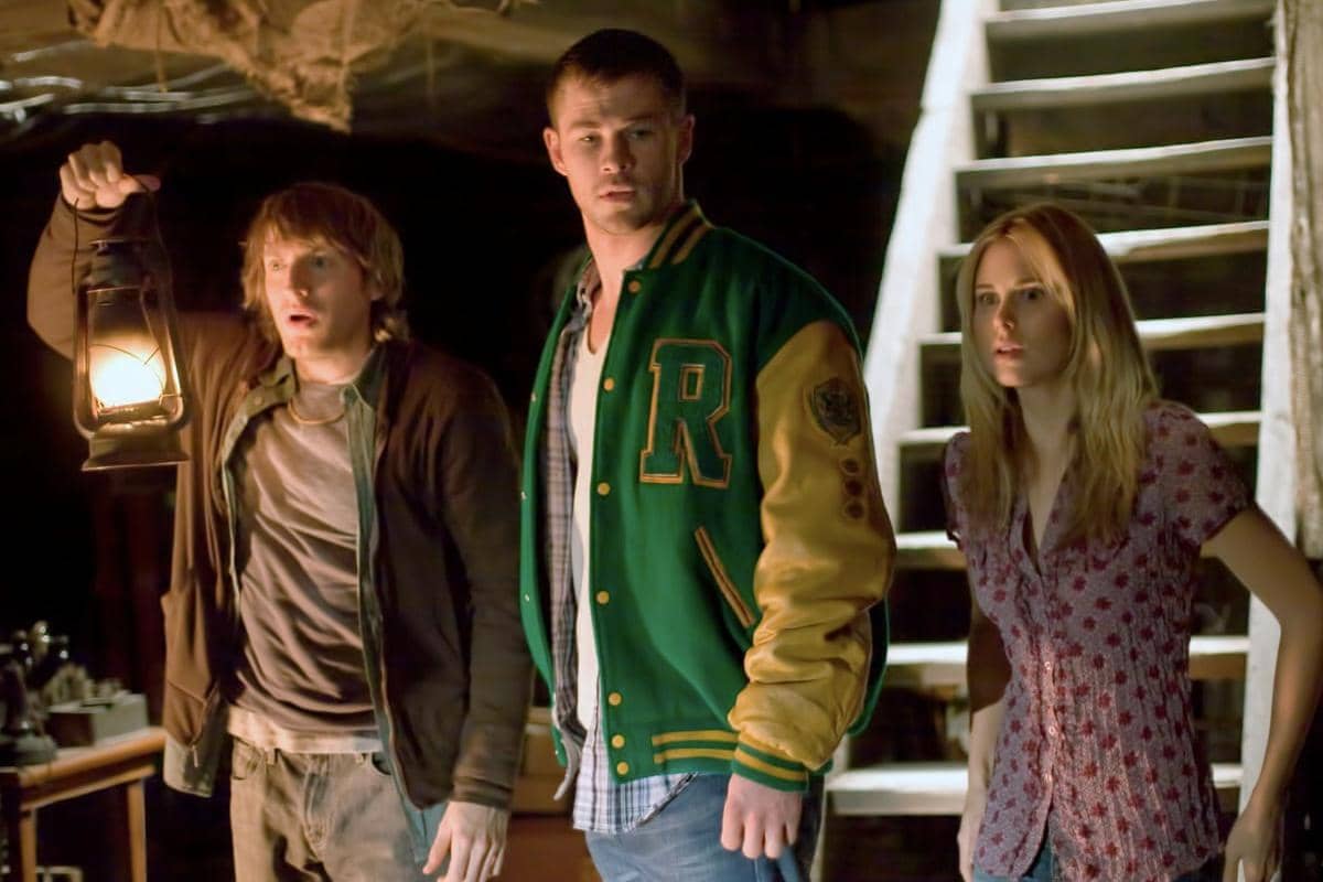 5 Film tentang Rumah Terpencil yang Menyimpan Misteri, Seram!