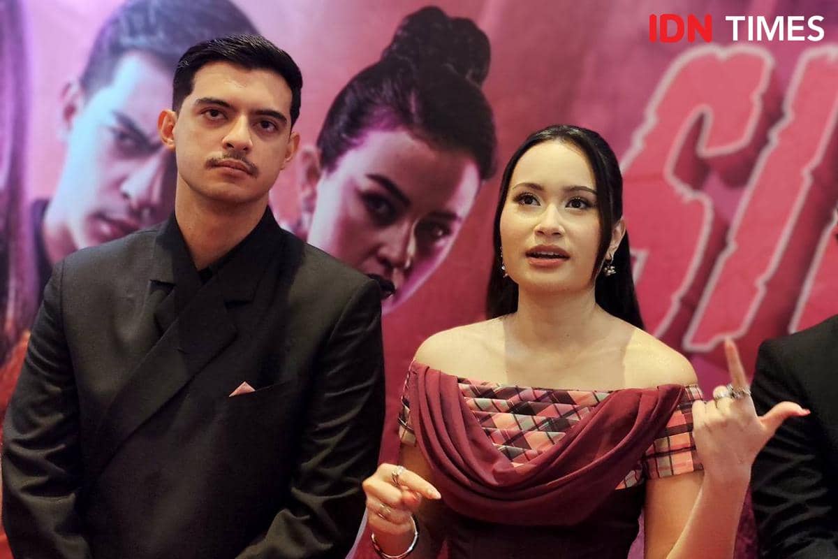 Satine Zaneta ungkap kesulitan akting dengan gigi vampir.jpg