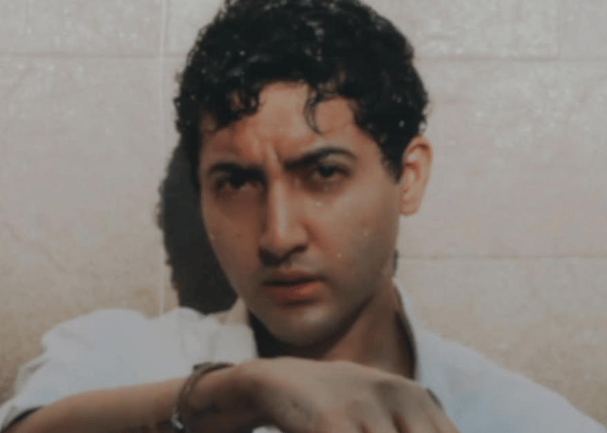 Profil Aron Ashab, Aktor, Penyanyi, dan Konten Kreator