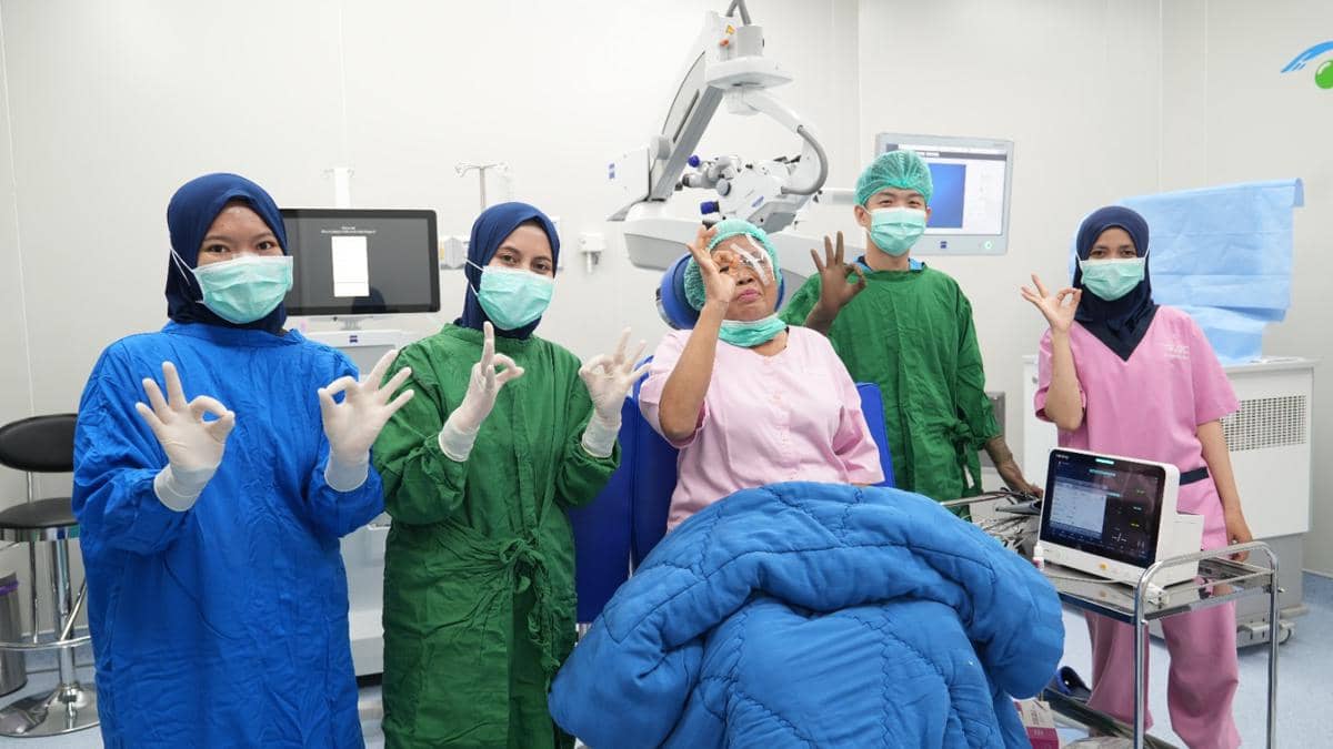 JEC Eye Hospitals and Clinics menggelar operasi katarak tanpa biaya bagi masyarakat di Sulawesi Selatan dan Sulawesi Tenggara. (Dok. Istime