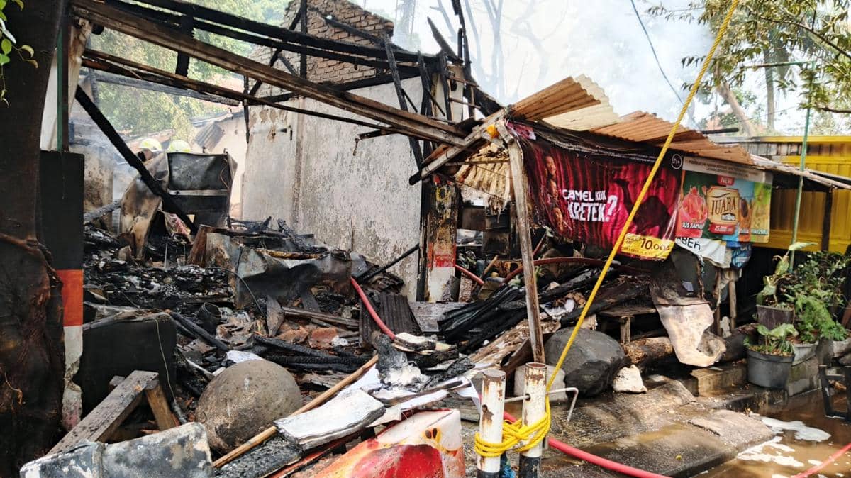 Kebakaran di Jalan Galunggung Bandung, Rumah dan Warung Hangus