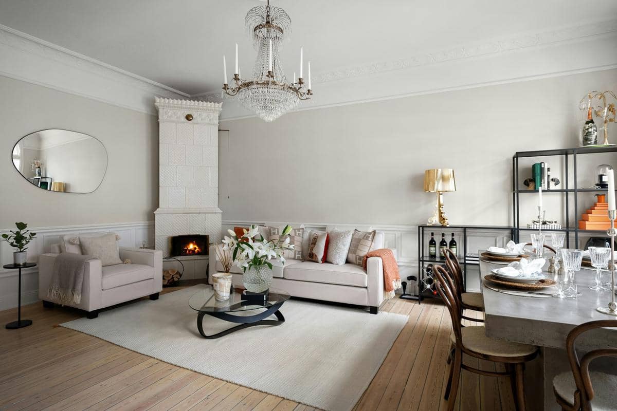 https://unsplash.com/id/foto/ruang-tamu-yang-dipenuhi-dengan-furnitur-dan-perapian-iYx5U6ZSgAY