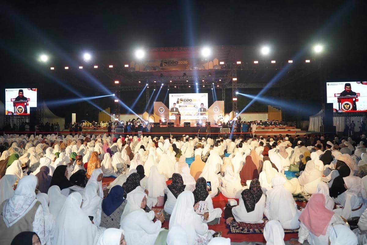 Sulsel Expo UMKM dan Ekosistem Haji dan Umrah 2026 di Taman Sultan Hasanuddin, Kabupaten Gowa, Sulawesi Selatan, Jumat malam (16/10/2026). (