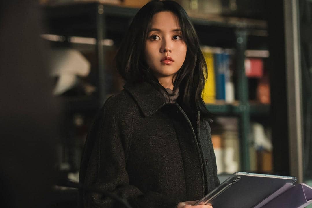 still cuts drama Between Steps