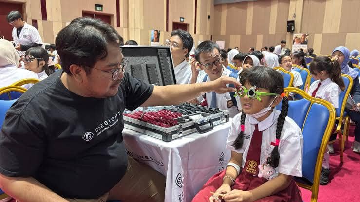 Kemenkes Targetkan Cek Kesehatan Mata 60 Ribu Siswa dan Pekerja