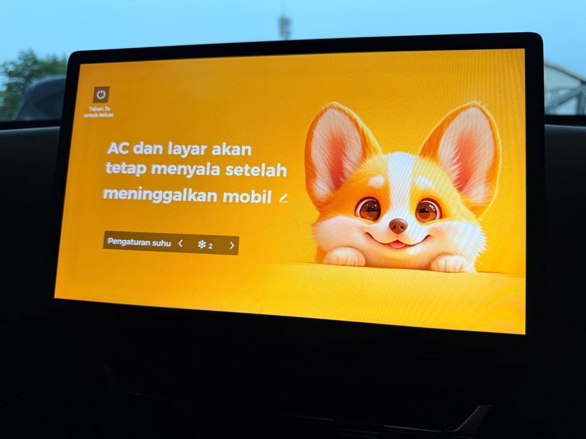 Kabin mobil tetap sejuk saat fitur Pet Mode diaktifkan untuk menjaga kenyamanan hewan peliharaan di dalam kendaraan.