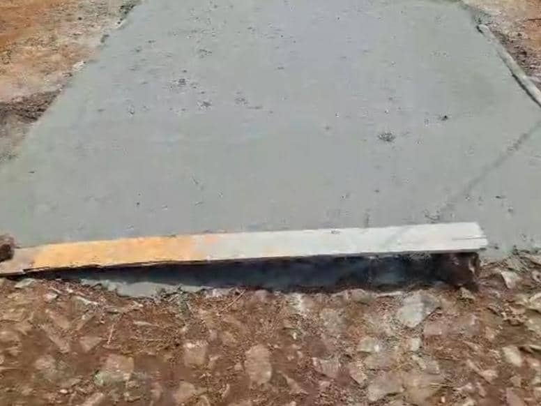 Penampakan pembangunan jalan hasil iuaran warga Desa Sripendowo, Kecamatan Bandar Sribhawono, Kabupaten Lampung Timur