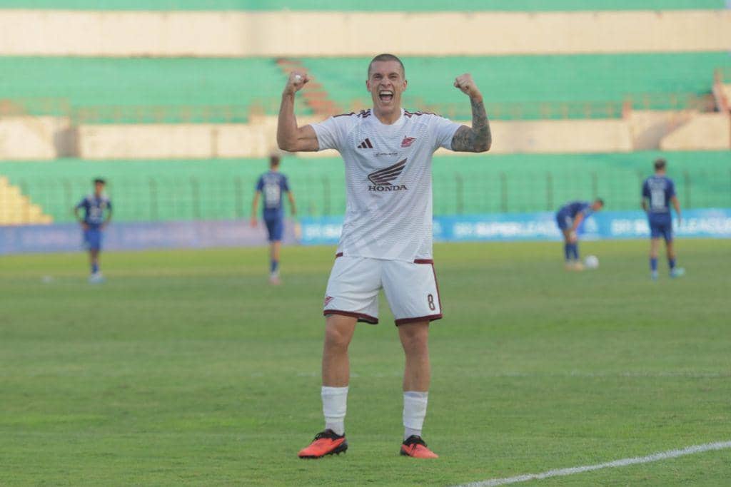 PSIM Yogyakarta versus PSM Makassar pada musim 2026/2027.