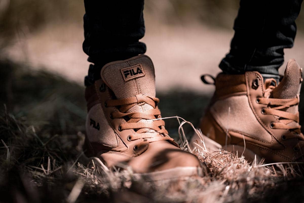 ilustrasi sepatu Fila