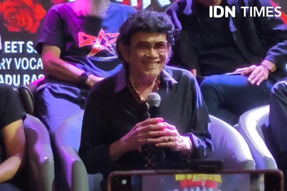 Potret Rhoma Irama dalam press conference konser Guns N' Roses di Jakarta, Jumat (16/10/2026) (IDN Times/Juan Dwi)