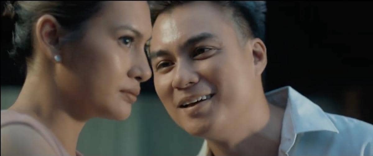 Adegan film Beautiful Pain dengan Baim Wong dan Raihanun, sebagaimana terlihat dalam cuplikan resmi film tersebut.