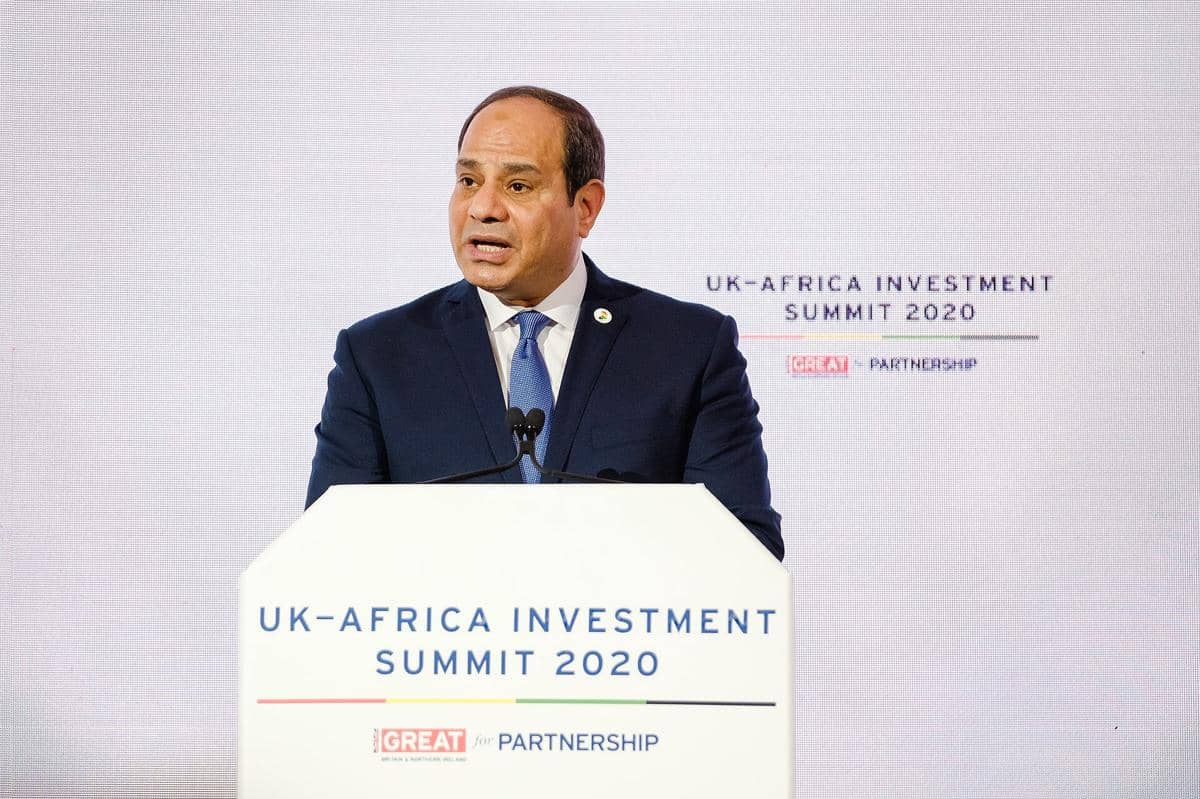 Abdel Fattah Al-Sisi sedang berpidato. 
