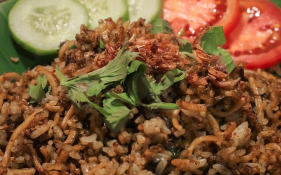 ilustrasi hidangan nasi goreng teri