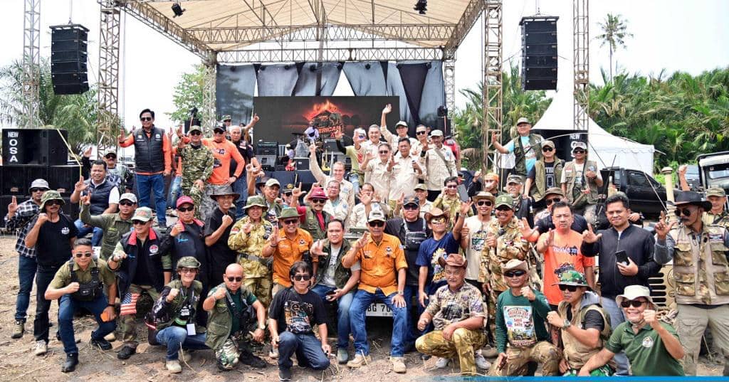 Ratusan mobil American Jeep ramaikan jalanan Lampung Selatan (dok.humas/lamsel)