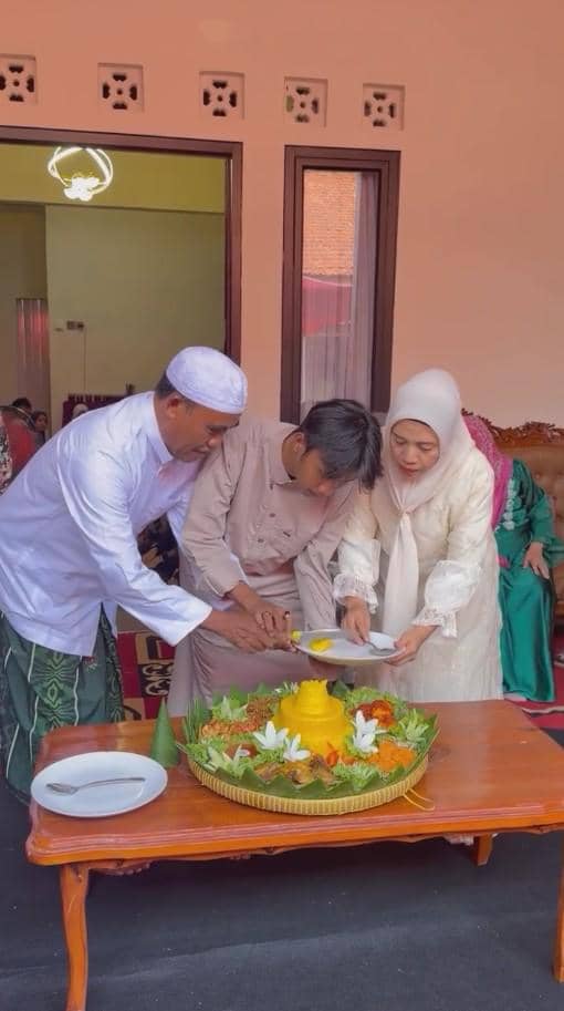 Fajar Sadboy Syukuran Rumah Baru (instagram.com/fajjarsadboy)