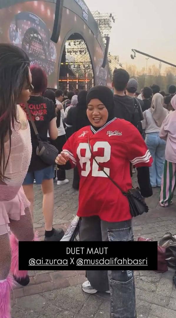 Seorang artis menghadiri dan menonton Synchronize Festival 2026 pada hari kedua, menurut unggahan Instagram.
