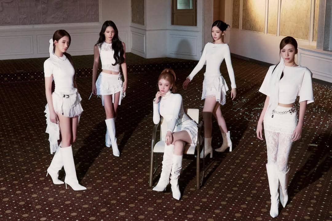 Lirik Lagu BAD HABITS TONITE - A2O MAY, Diproduseri Lee Soo Man
