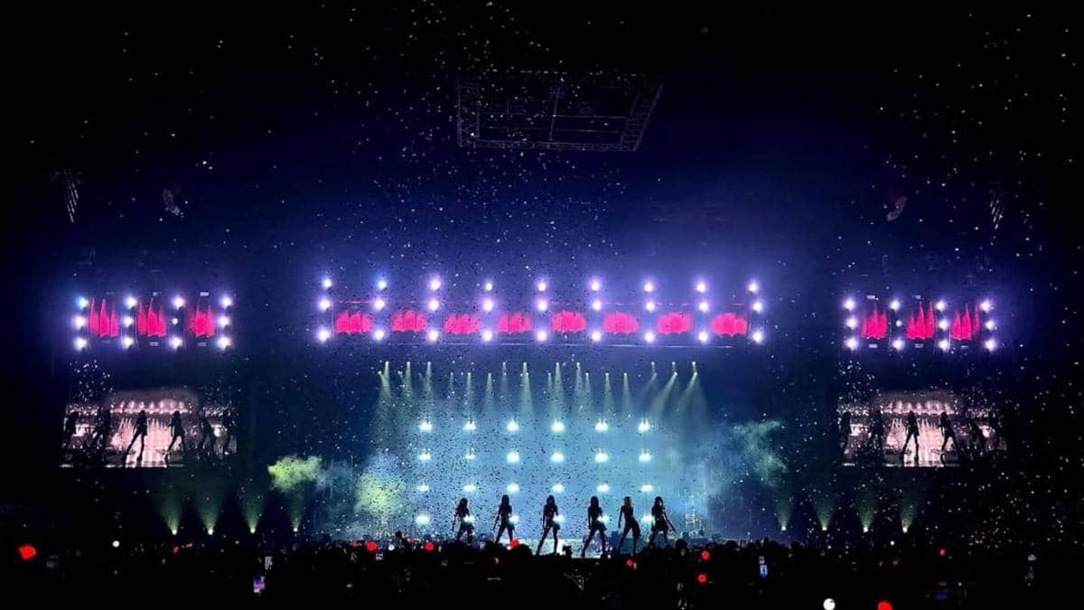 BABYMONSTER bawakan medley hingga encore.jpg