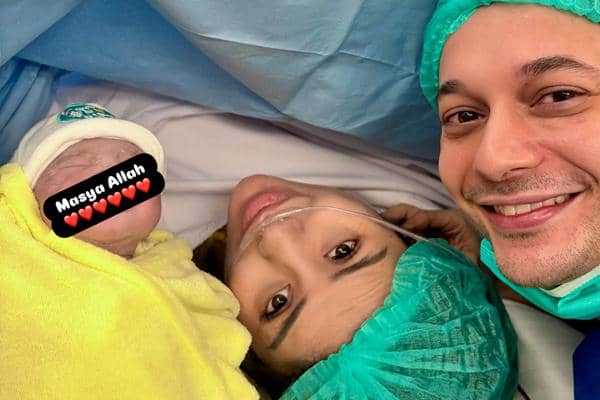 Violentina Kaif, Istri Andrew Andika Melahirkan Anak Pertama