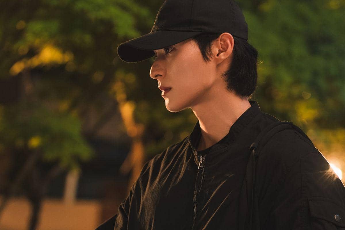 7 Teori Lee Hyeong Won Bukan Villain Utama di Dive Into You