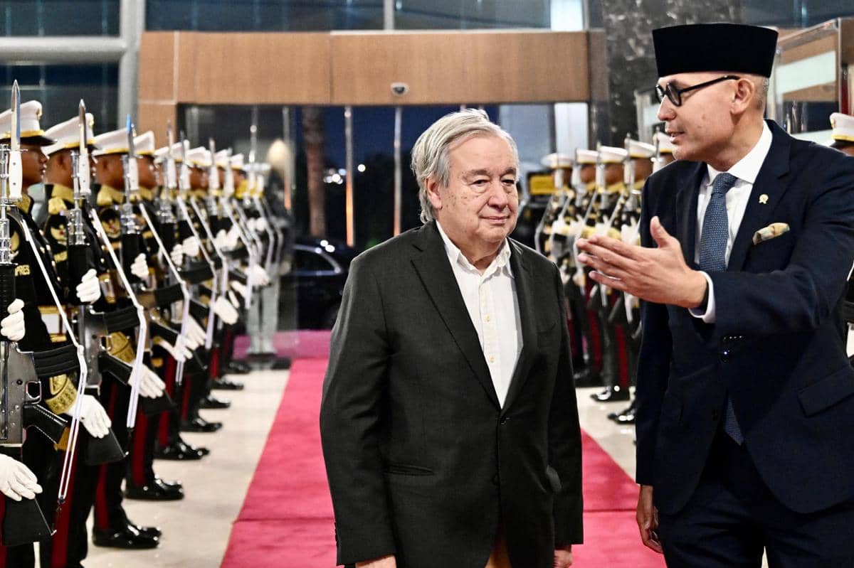 Sekretaris Jenderal Perserikatan Bangsa-Bangsa (PBB), António Guterres tiba di Indonesia disambut Menteri Luar Negeri RI Arrmanatha Christia