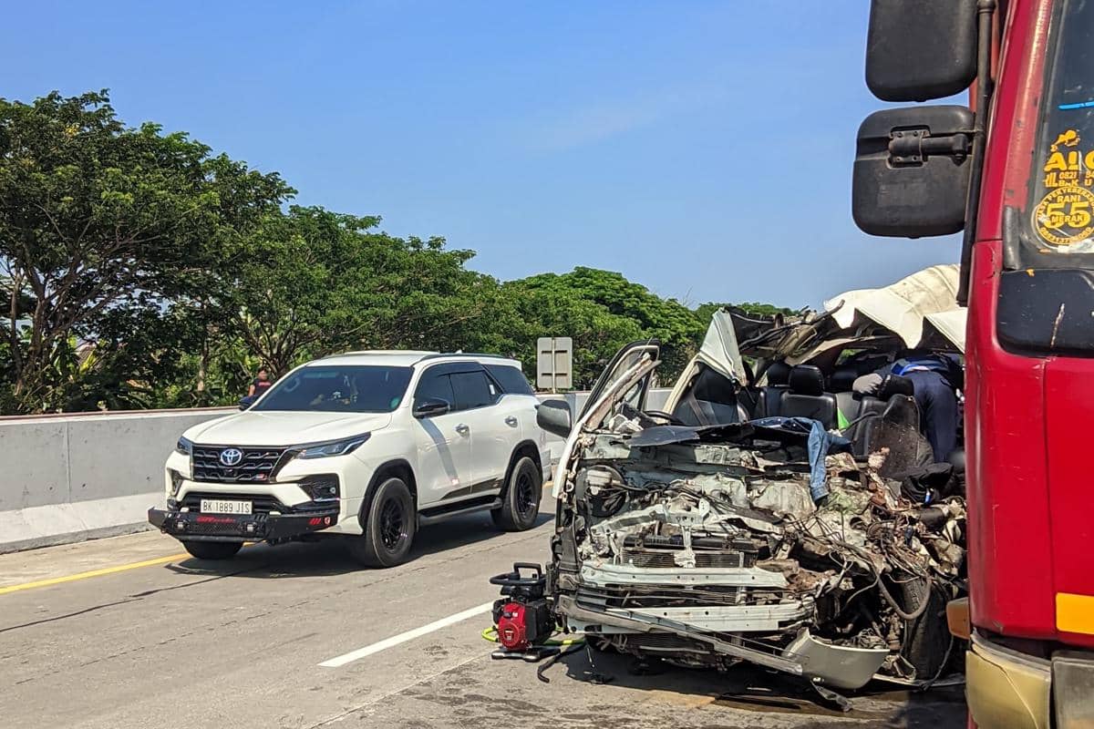Hendak Nonton PSS Sleman Vs Persebaya, 4 Suporter Tewas di Tol Madiun