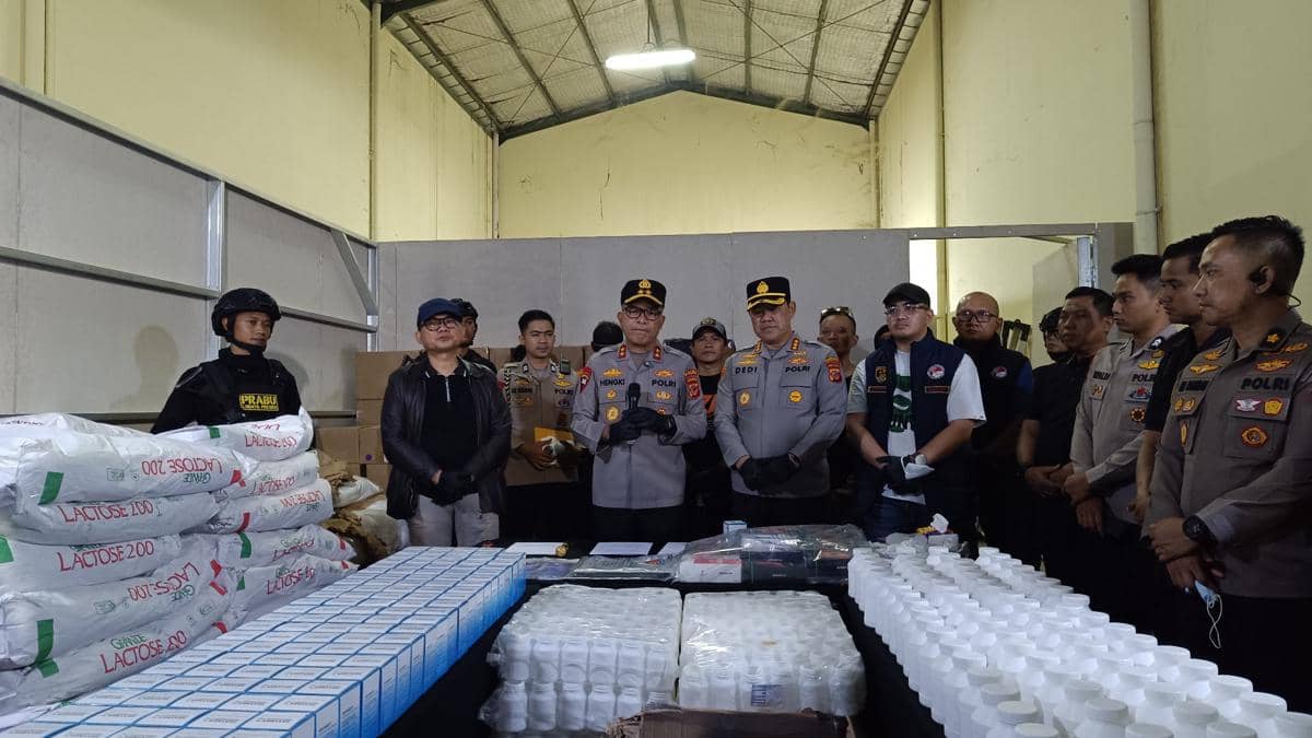 3 Gudang di Bandung Disegel, Produksi 600 Ribu Butir Obat Terlarang