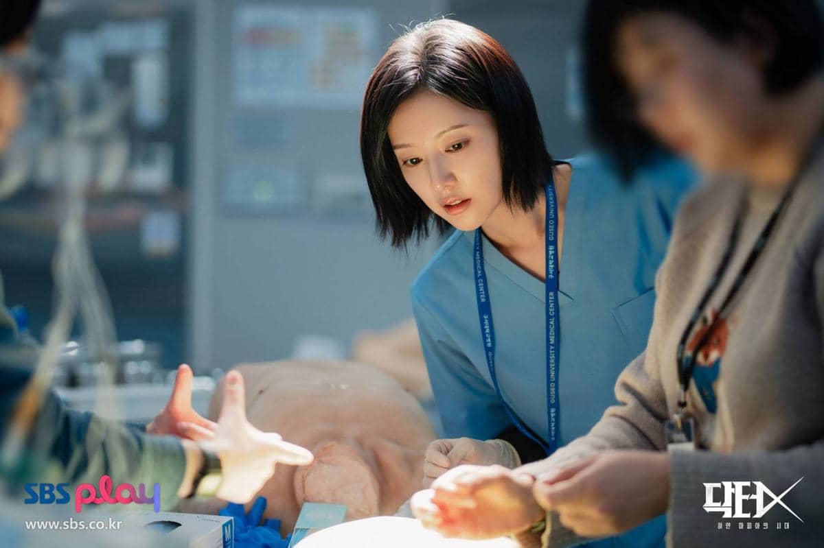 Cuplikan drama Korea Doctor X: Mafia in White