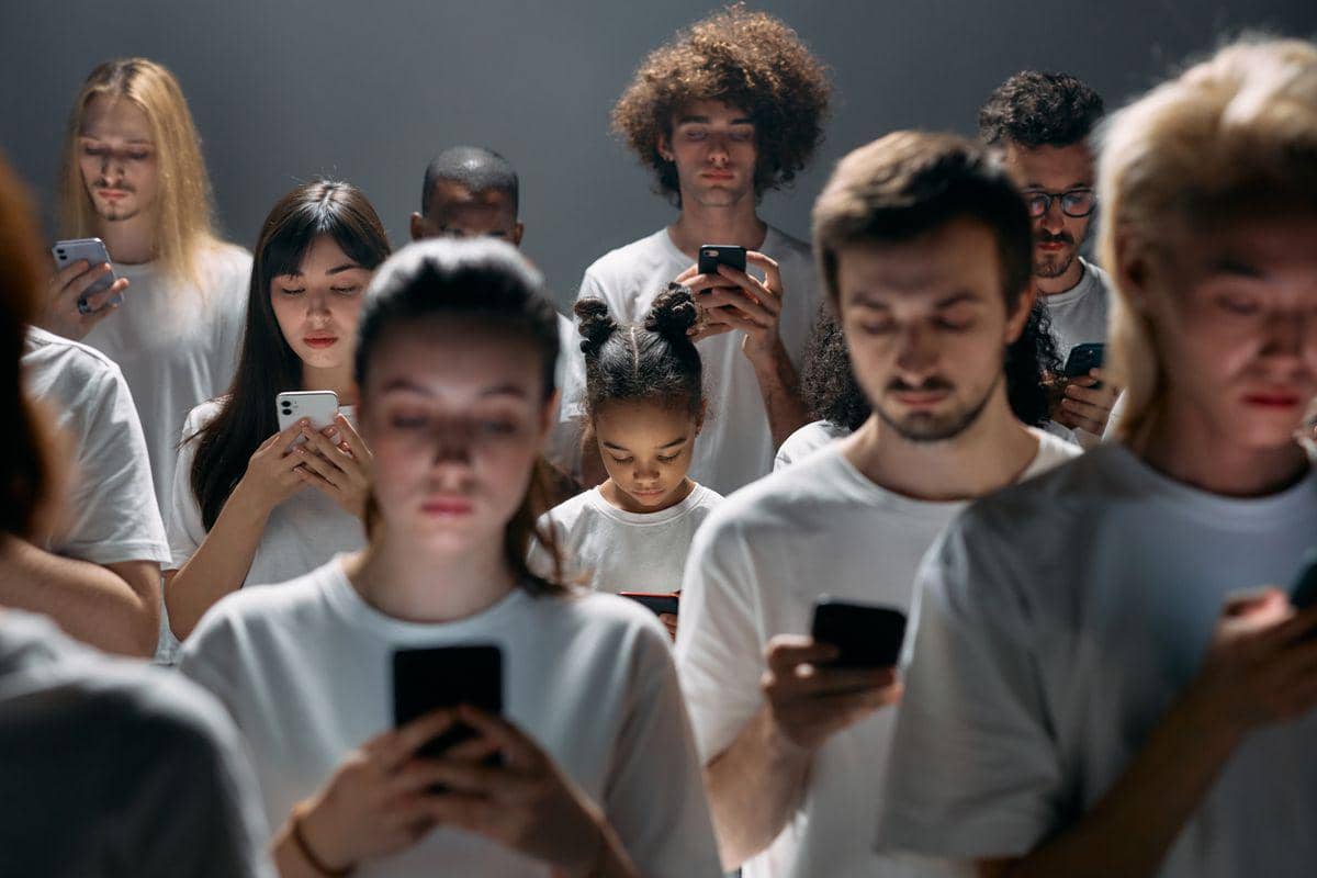 Digital Deindividuation: Kenapa Netizen Begitu Berani Menghujat di Internet?