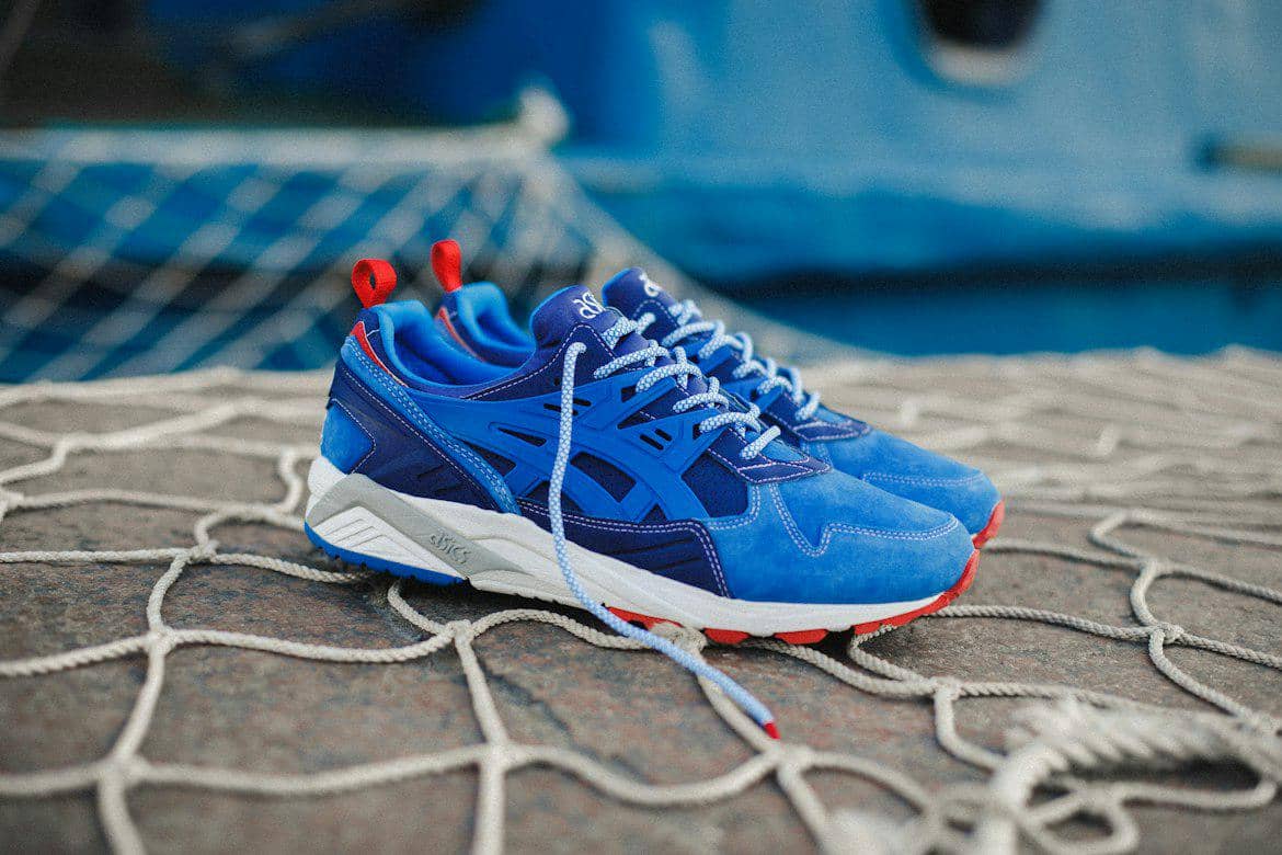 ilustrasi sepatu ASICS