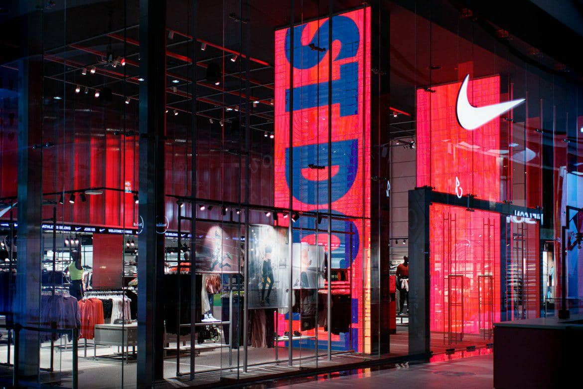ilustrasi toko Nike