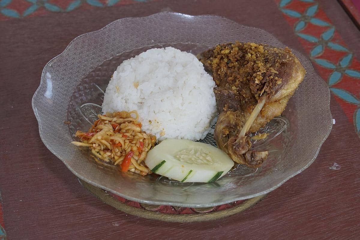 5 Tempat Makan Bebek Sambal Pencit di Solo, Pencinta Pedas Merapat!