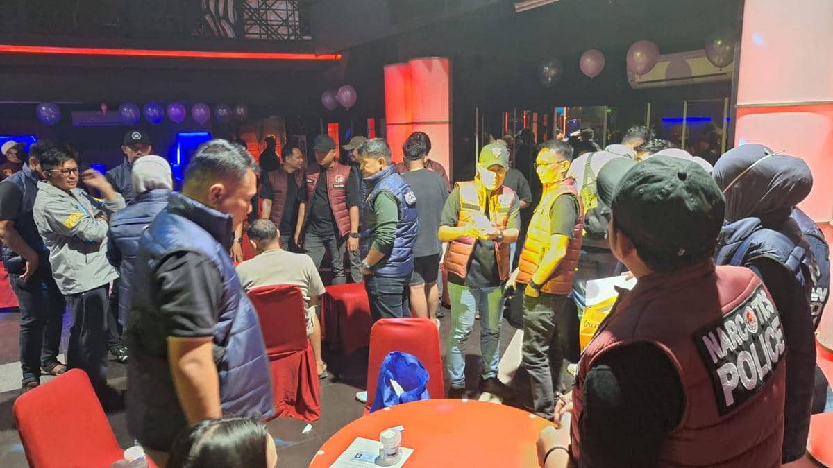 Razia Tempat Hiburan Malam (THM) di Almadera Losari, Kota Makassar, Sulawesi Selatan, Sabtu (17/10/2026) malam hingga Minggu (18/10/2026) dini hari.Makassar. Dok. Polrestabes Makassar